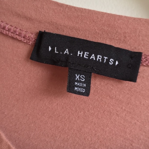 LA Hearts Tee - Picture 12 of 12